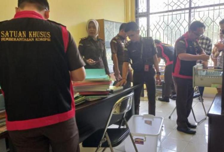 Kasus Pupuk Subsidi, Kejari Siak Lanjutkan Penggeledahan Kantor Dinas Pertanian dengan Pemeriksaan 20 Saksi