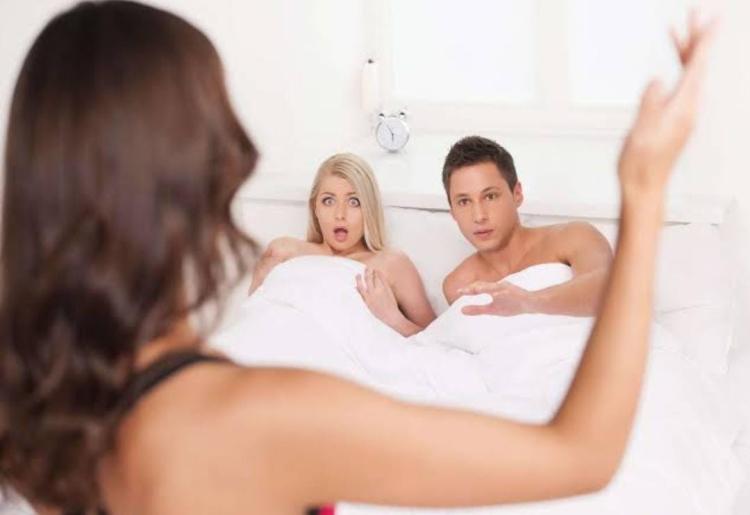 Riset Ilmiah Ini Ungkap Awal Mula Perselingkuhan, Jaga Baik-baik Pasangan Anda