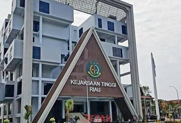 Duh! Eks Kepala Cabang Bank Mandiri Syariah Pelalawan Tersangka Korupsi Kredit Topengan Ditahan Kejati Riau