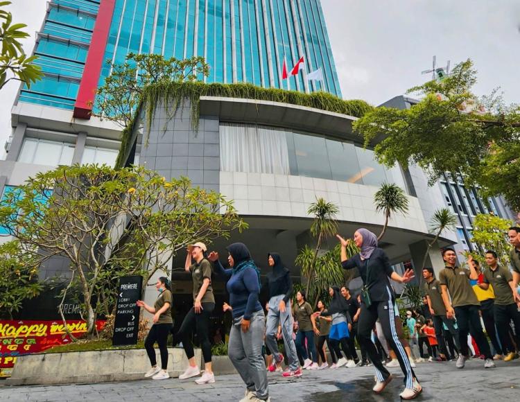 Semarak HUT ke 12, The Premiere Hotel Pekanbaru Gelar Zumba Party Hingga Fun Games