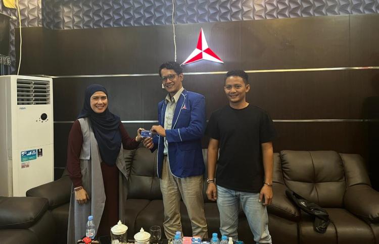 Torri TW Daftar Jadi Bakal Calon Anggota DPRD Pekanbaru: Partai Demokrat Realistis dan Matang!