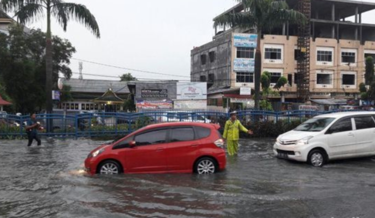 Gawat! 10 Kabupaten di Riau Siaga Darurat Banjir-Longsor