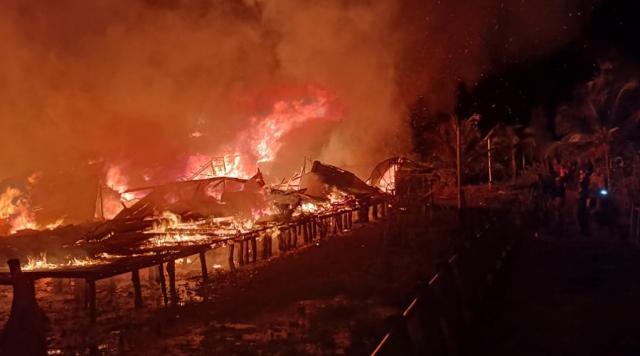 Si Jago Merah Mengamuk Pada Dini Hari, Belasan Rumah di Inhil Hangus Terbakar