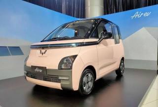 Semarakkan Gebyar Traveloka Campus, Wuling Air EV Gelar Test Drive