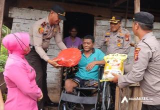 Warga Suku Akit Curhat Anaknya Ingin Jadi Polisi ke Kapolres Kepulauan Meranti