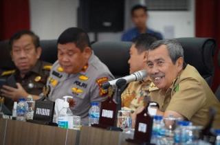 Jelang Nataru Gubernur Pastikan Komoditas Pokok Aman