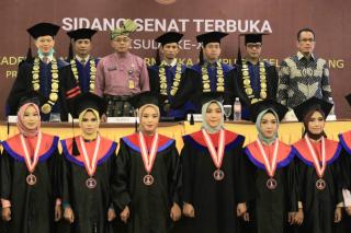 AMIK Selatpanjang Wisuda 50 Mahasiswa: Mesti Dipertanggungjawabkan di Tengah Masyarakat