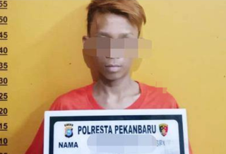 Muncikari di Pekanbaru Dibekuk Polisi, Jual Cewek Pakai Aplikasi Mi Chat dan WhatsApp