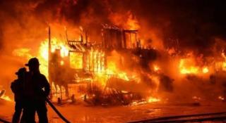 Diduga Akibat Seekor Monyet Puluhan Rumah di Indragiri Hilir Hangus Terbakar, Kok Bisa?