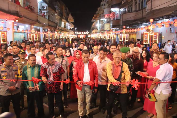 Perayaan Imlek, M Adil Minta Warga Tionghoa di Perantauan Pulang Kampung ke Meranti 