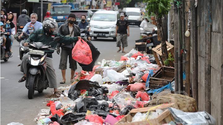 Mulai Pekan Depan Warga Pekanbaru yang Buang Sampah Sembarangan Diberikan Sanksi, Ini Hukumannya