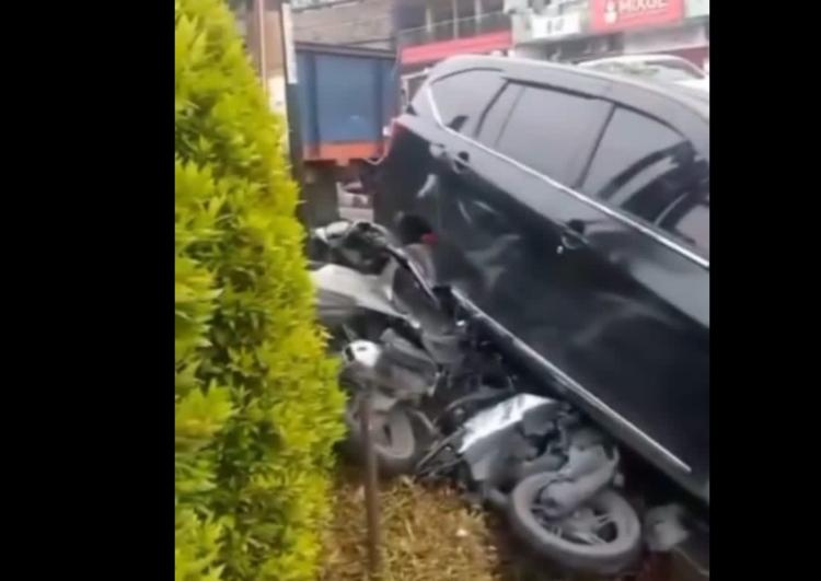 Mobil Tabrak Dua Motor di Jalan Jenderal Sudirman Pekanbaru, Satu Orang Tewas
