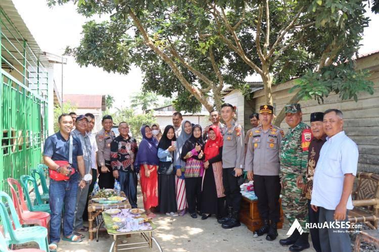 Program Jumat Curhat, Kapolres Rohil Terima Aduan Warga: Dari Masalah Limbah Ayam Potong Hingga Jalan Rusak