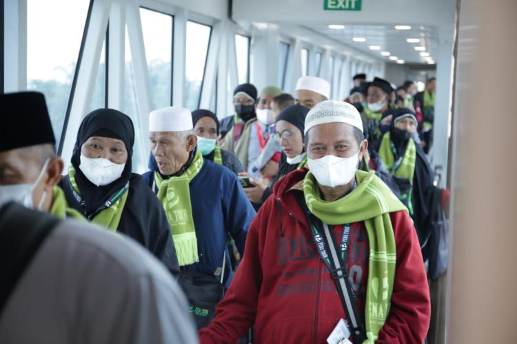 3 Tahun Setop, Bandara SSK Pekanbaru Kembali Layani Penerbangan Charter Umrah Lion Air