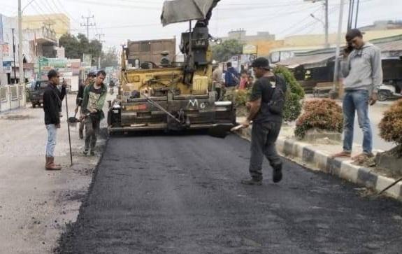 Pemprov Riau Gesa Perbaikan Ruas Jalan di Inhu dan Inhil Tapi Armada Terbatas