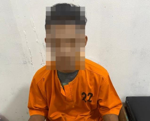 Polres Pelalawan Amankan Pemuda Pengedar Narkoba, Barang Bukti Disembunyikan di Bawah Jembatan