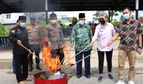 Musnahkan 1.2 Kilogram Ganja, Polres Inhil Ajak Masyarakat Tutut Berantas Narkoba