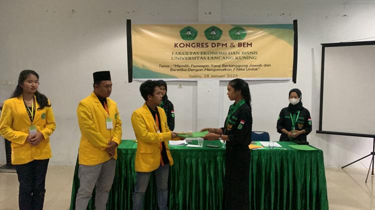 Erwin Simarmata Terpilih Jadi Gubernur Mahasiswa dalam Kongres DPM FEB Unilak Riau