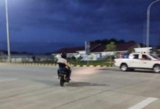 Pakai Aplikasi Google Maps, Pengendara Motor Tersesat Masuk Jalan Tol Pekanbaru-Dumai