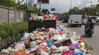 Lima Warga Pekanbaru Ini Kepergok Tim Yustisi Saat Membuang Sampah, Begini Nasibnya