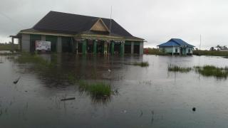 Diguyur Hujan Deras dan Rob, Sejumlah Desa di Kepulauan Meranti Terendam Banjir