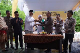 Potong Tumpeng Bersama M Adil di Kenduri Desa Mantiasa, Syamsuar Akui Dekat dengan Kepulauan Meranti