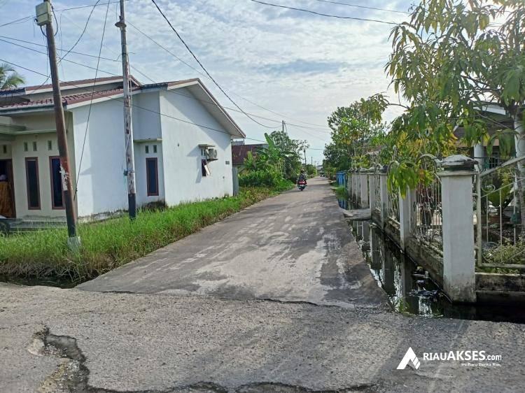 Kurir Sering Tersesat Saat Mengantar Paket, Warga Tembilahan Keluhkan Tak Ada Palang Nama Jalan di Daerahnya