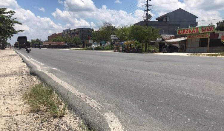 Warga Keluhkan Jalan Kubang Raya Bergelimang Akibat Truk Bertonase Besar