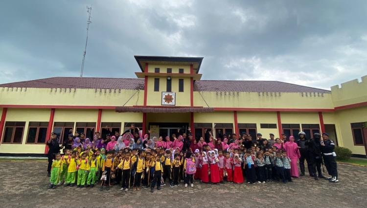 Markas Brimob Batalyon B Pelopor Manggala, Rohil Digeruduk Anak-anak TK dan PAUD