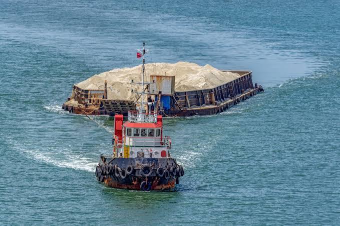 Akibat Cuaca Buruk, Tugboat Penarik Tongkang Pancang Tenggelam di Bengkalis, Kerugian Diperkirakan Miliaran