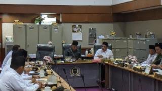 Komisioner Terlilit Hutang Ratusan Juta, DPRD Riau Sarankan KPID Ambil Sikap