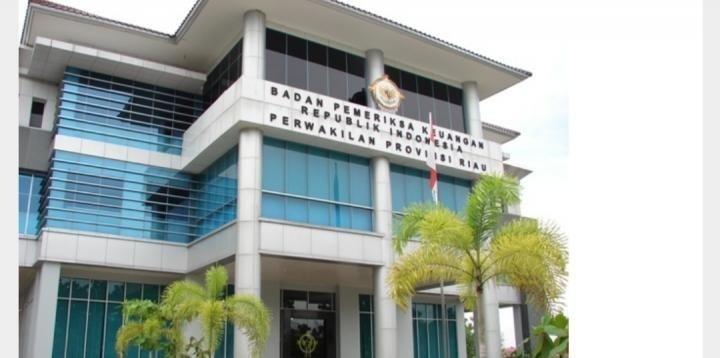 Rapat Bahas Laporan Badan Pemeriksaan Keuangan, Pemprov Riau Larang Wartawan Meliput