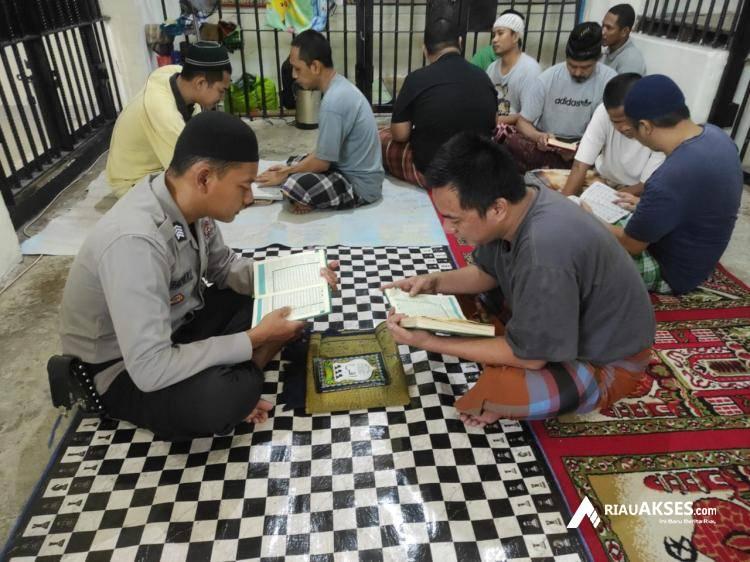 Tumbuhkan Minat Baca Alquran, Tahanan di Rutan Mapolres Kepulauan Meranti Diajarkan Mengaji Al-quran 