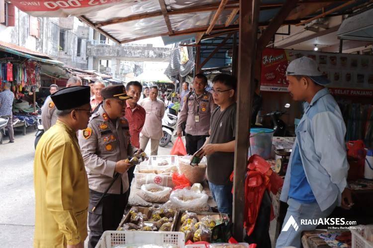 Jelang Ramadan, Kapolres Bersama Kadisperindag Kepulauan Meranti Cek Ketersedian dan Harga Bapokmas