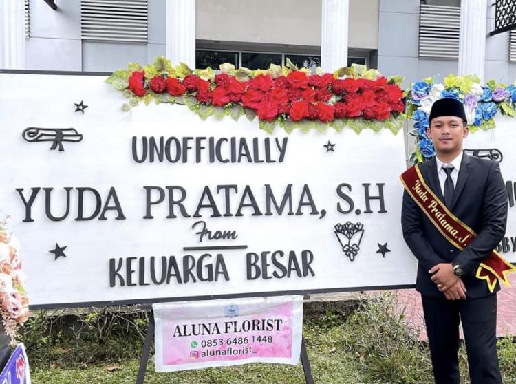 Baru Mendapat Gelar Sarjana Hukum, Pemuda Asal Kuansing ini Mantap Maju Caleg 2024