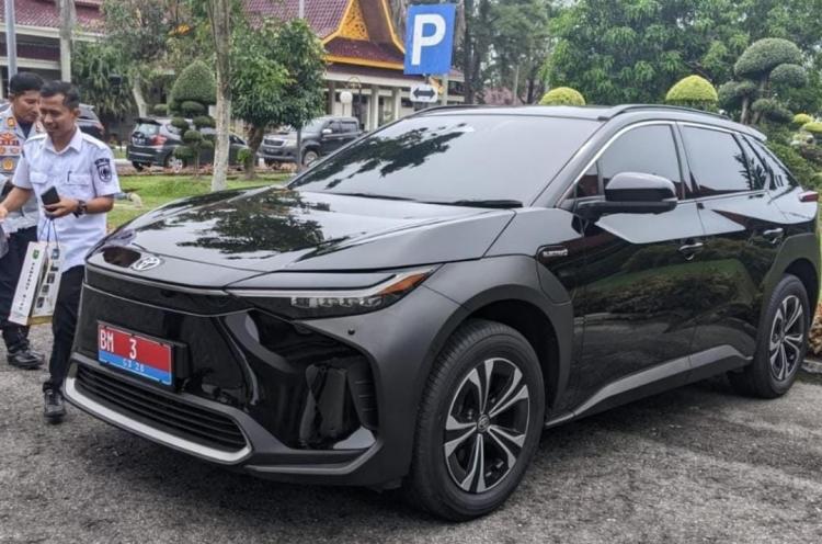 Heboh Mobil Listrik Mewah Pemprov Riau, Ini Inpres Jokowi yang Dipakai Gubernur Syamsuar