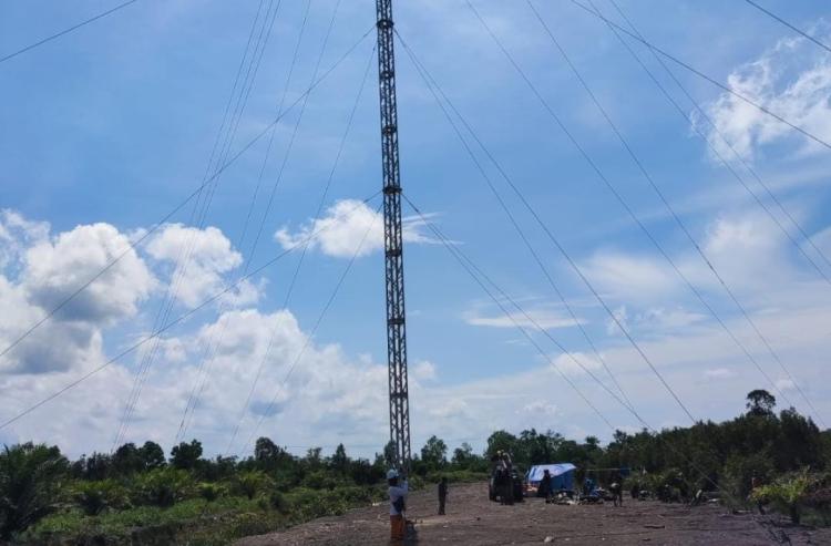 Tingkatkan Keandalan Sistem Kelistrikan ke Pulau Bangka, PLN Rampungkan Tower Emergency Line #2 Kenten-Tanjung Api Api Palembang