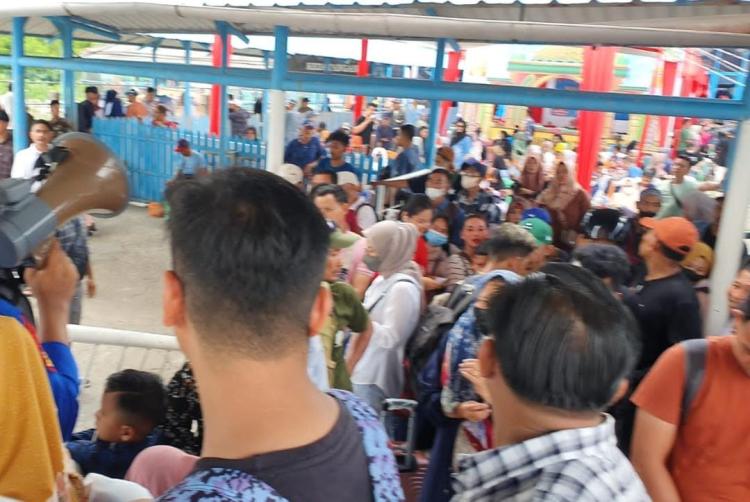 Arus Balik Penumpang di Pelabuhan Tanjung Harapan Selatpanjang Membeludak, Jadwal Pelayaran Naik 2 Kali Lipat