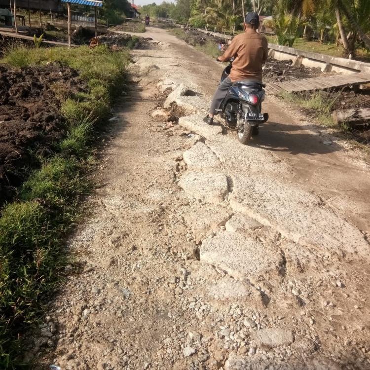2 Jalan Poros di Rangsang Barat Rusak Parah, DPRD Meranti: Segera Perbaiki Sebelum Jatuh Korban!