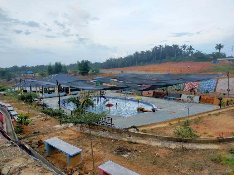 Desa di Rokan Hilir Ini Miliki Objek Wisata Kolam Renang yang Menarik, Dulu Kontraktornya Sempat Lari