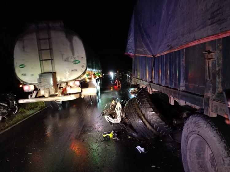 Warga Dumai Tewas Tabrak Truk Fuso sedang Parkir di Tepian Jalan Rokan Hilir