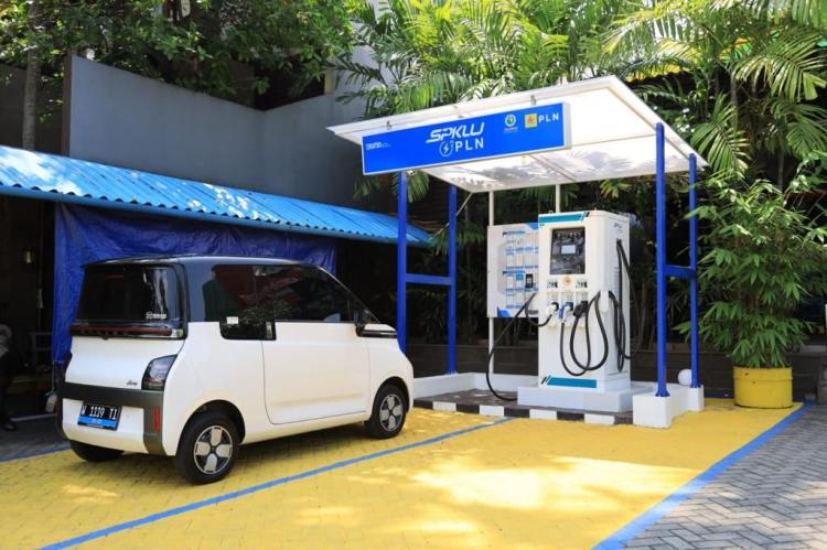 Tren Kendaraan Listrik Dorong Pertumbuhan Bisnis UMKM, Franchise SPKLU Tarik Minat Pelaku Usaha