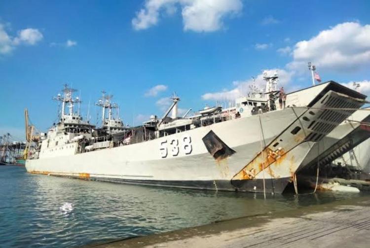 Spesifikasi KRI Teluk Hading 538 yang Terbakar di Selat Selayar Sulsel: Eks Kapal Perang Jerman Timur, Berumur 45 Tahun