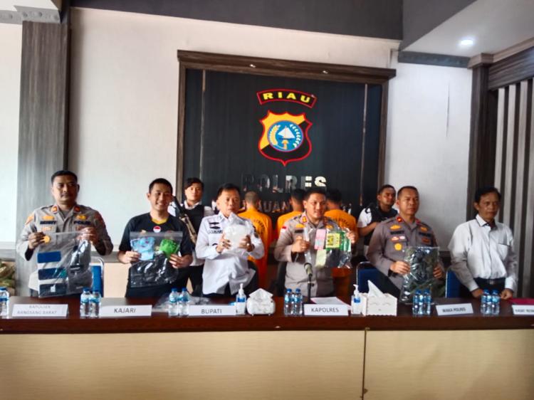 Penyelundupan 1 Kilogram Sabu Asal Malaysia Digagalkan Polres Meranti, Upah Kurir Rp 20 Juta Ditransfer Lewat Rekening Istri