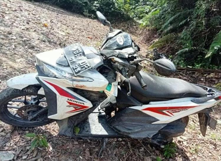 Penampakan Sepeda Motor Masuk Jurang Sebabkan 2 Mahasiswa Unri Tewas Saat KKN di Kampar