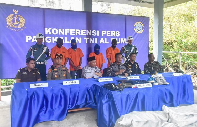 TNI AL Bengkalis Gagalkan Penyelundupan Barang Bekas Dari Singapura 