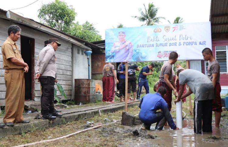 Polres Kepulauan Meranti Bangun Sumur Bor di Desa Banglas
