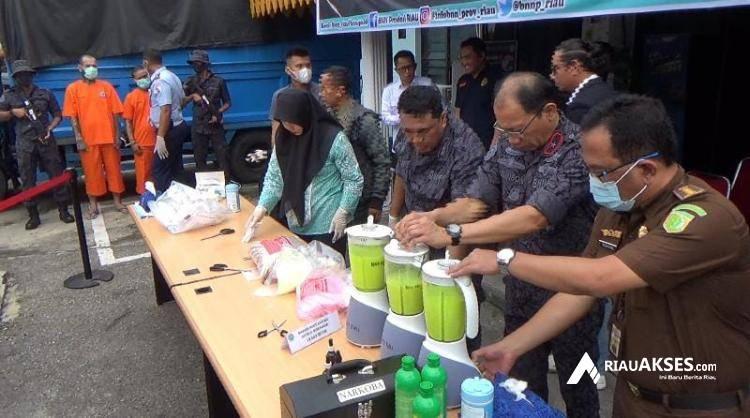 BNN Riau Gagalkan Penyelundupan 19,5 Kilogram Sabu dan 19.543 Butir Pil Ekstasi