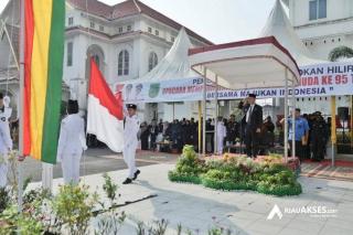 Peringatan Hari Sumpah Pemuda ke-95, Bupati Rohil Ingatkan Tantangan Pemuda di Bidang Teknologi