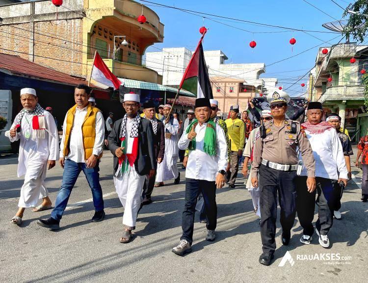 Bersama Bupati, Ribuan Warga Kepulauan Meranti Gelar Aksi Peduli Palestina